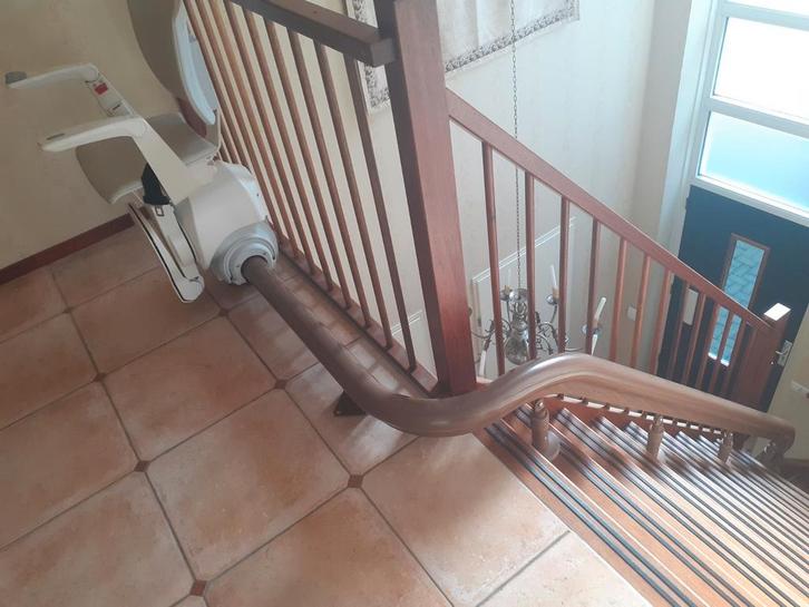 GRATIS  traplift met 2 rechtse bochten MERK OTO- LIFT, Diversen, Trapliften, Gebruikt, Ophalen