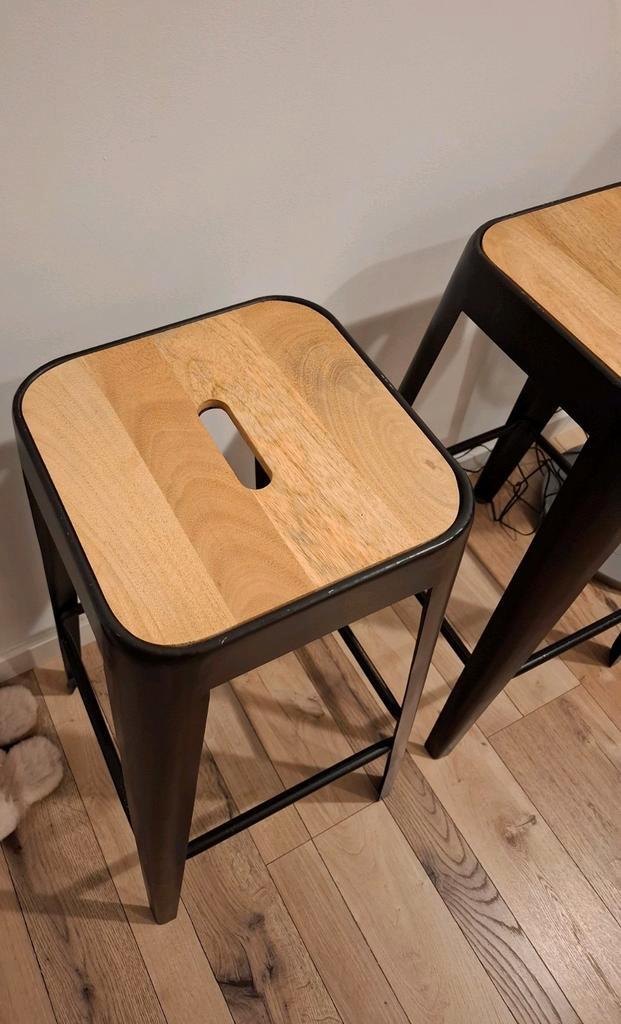 Mangohouten barkrukken van maisons du monde, 2 stuks., Huis en Inrichting, Barkrukken, Gebruikt, 60 tot 90 cm, Ophalen