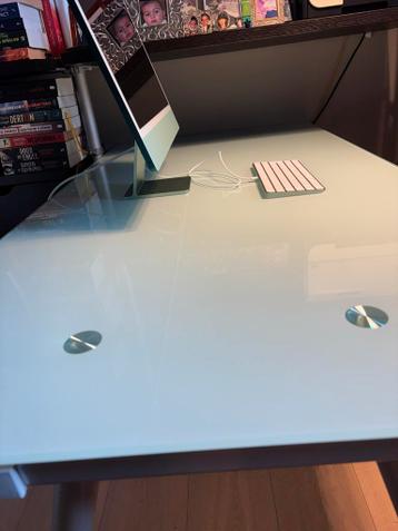 Bureau van melkglas, Ikea Galant 160x80 op wielen - afbeelding 1