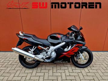 CBR 600F, 3E EIG. NL MOTOR, SUPER NETTE MOTOR! CBR600F  beschikbaar voor biedingen