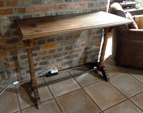 Sidetable / Side table, Antiek en Kunst, Antiek | Meubels | Tafels, Ophalen