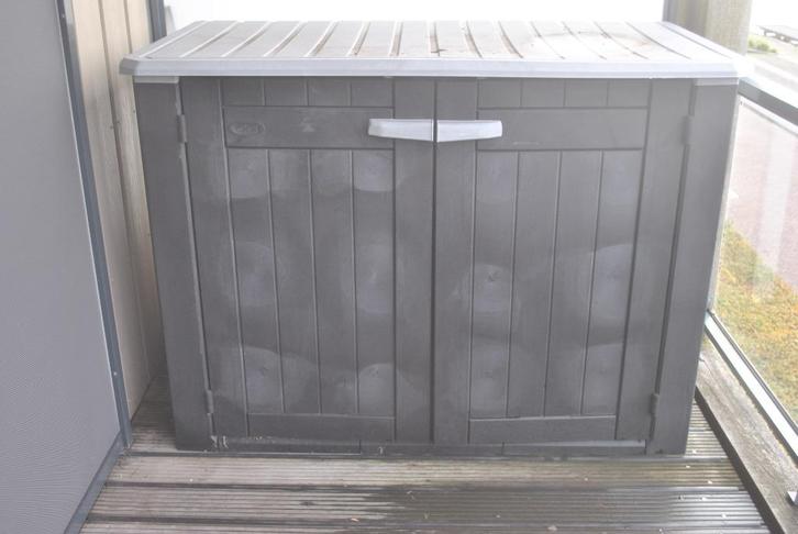 Tuinkast voor tuinstoelen, Keter, 116 bij 150 bij 85 cm, Tuin en Terras, Bergingen en Tuinkasten, Gebruikt, Overige typen, Kunststof