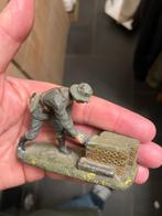 Lineol flak 8,8 soldaat pakt munitie, Ophalen of Verzenden