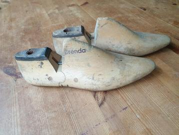 Oude schoenspanners  beschikbaar voor biedingen