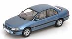 Opel Omega B Limousine 1996 Blauw Metallic 1-18 Triple 9 Col, Hobby en Vrije tijd, Modelauto's | 1:18, Overige merken, Tschuiten@hotmail.com