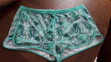 Dames korte broek Maat xxl 5,00 beschikbaar voor biedingen