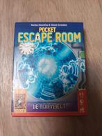Pocket Escape Room: De Tijd Vliegt, Hobby en Vrije tijd, Gezelschapsspellen | Kaartspellen, Een of twee spelers, Ophalen, Zo goed als nieuw