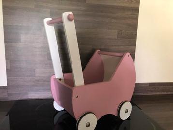 Houten poppen wagen beschikbaar voor biedingen