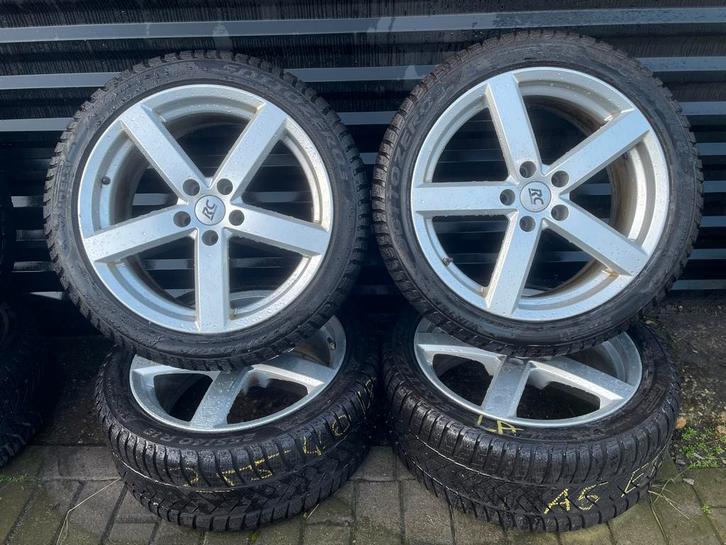 Nette Wintersets Audi A5/A4 - 17 en 18 inch., Auto-onderdelen, Banden en Velgen, Banden en Velgen, Winterbanden, 18 inch, 255 mm