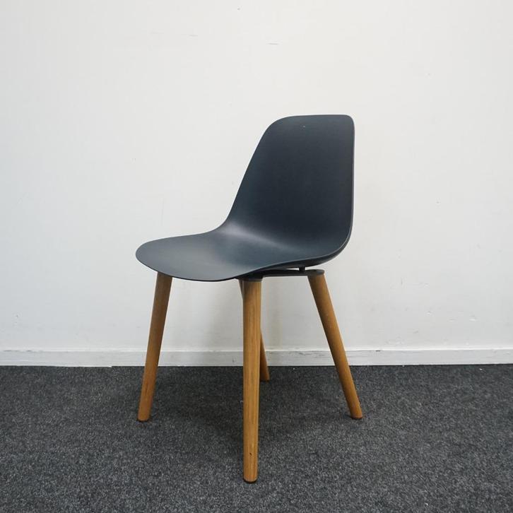 Crassevig Pola Light Vergaderstoel | Design stoelen Grijs, Huis en Inrichting, Stoelen, Gebruikt, Vijf, Zes of meer stoelen, Hout