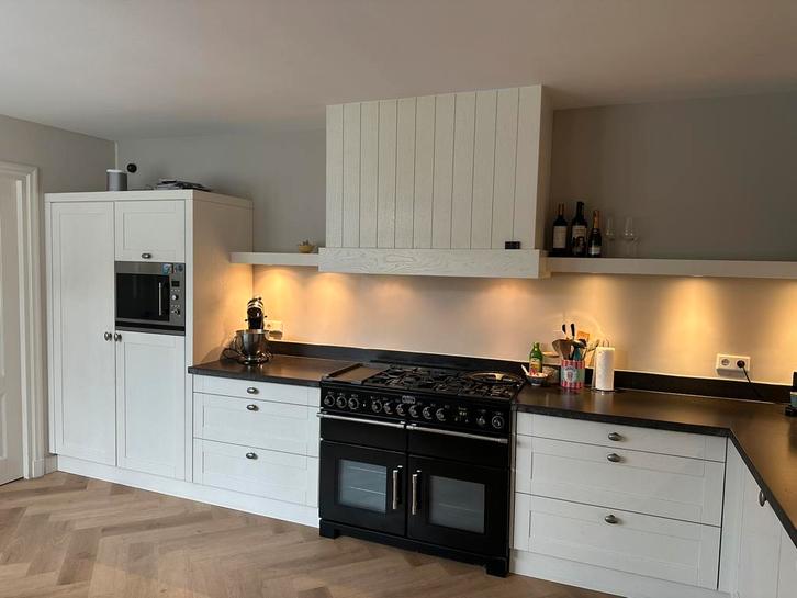 Prachtige grote keuken te koop! (fornuis separaat te koop), Huis en Inrichting, Keuken | Complete keukens, Gebruikt, Hoekkeuken