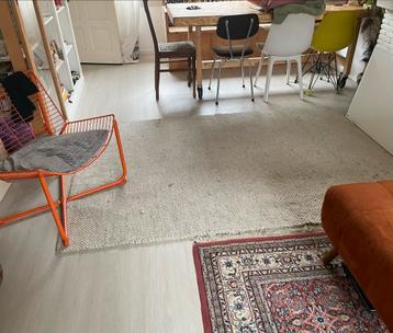 Vloerkleed 100% wol beschikbaar voor biedingen