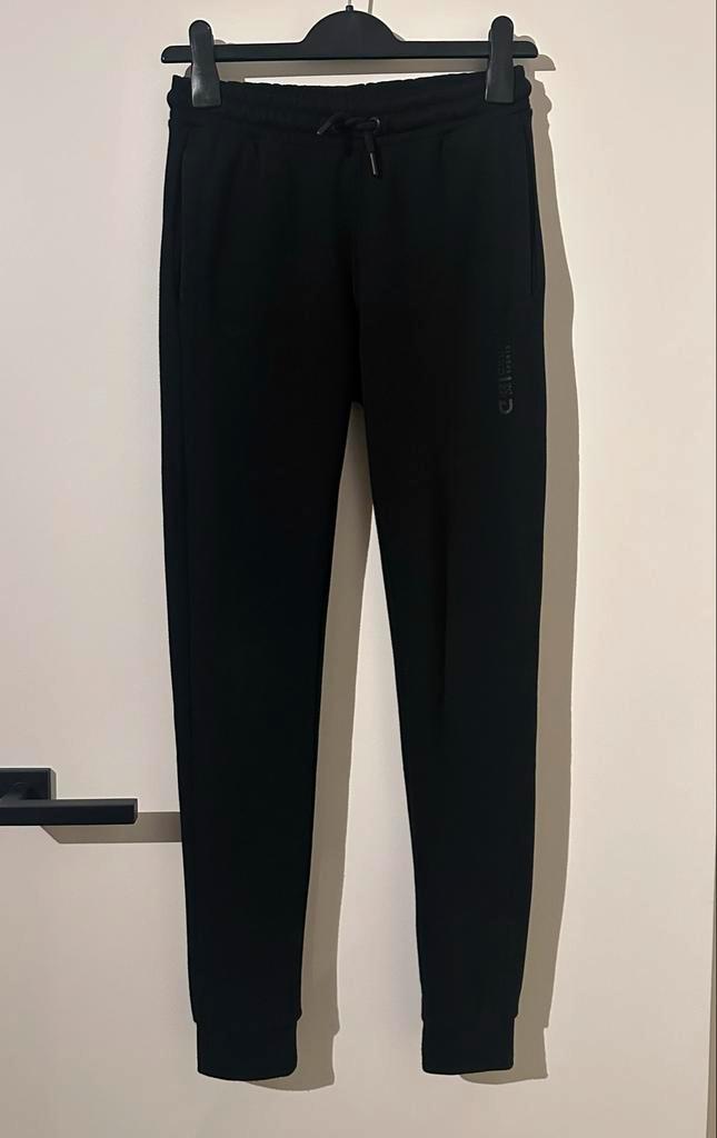 Cruyff - zwarte broek ‘Do’ | maat 164, Kinderen en Baby's, Kinderkleding | Maat 164, Gebruikt, Jongen of Meisje, Broek, Ophalen of Verzenden