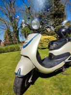 Sym allo - met helm en slot, Fietsen en Brommers, Ophalen, Gebruikt, Benzine, Allo