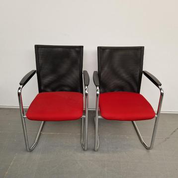 set 2x Interstuhl vergaderstoelen met rode stof  beschikbaar voor biedingen