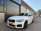 BMW 1-Serie 118i M-pakket 136pk 2016 Wit, Auto's, 1-Serie, 65 €/maand, 1280 kg, Zwart