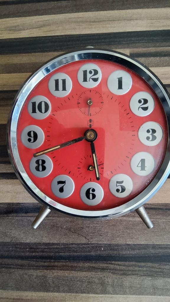 Vintage/ jaren '70 wekker/klok, Huis en Inrichting, Woonaccessoires | Klokken, Gebruikt, Ophalen of Verzenden