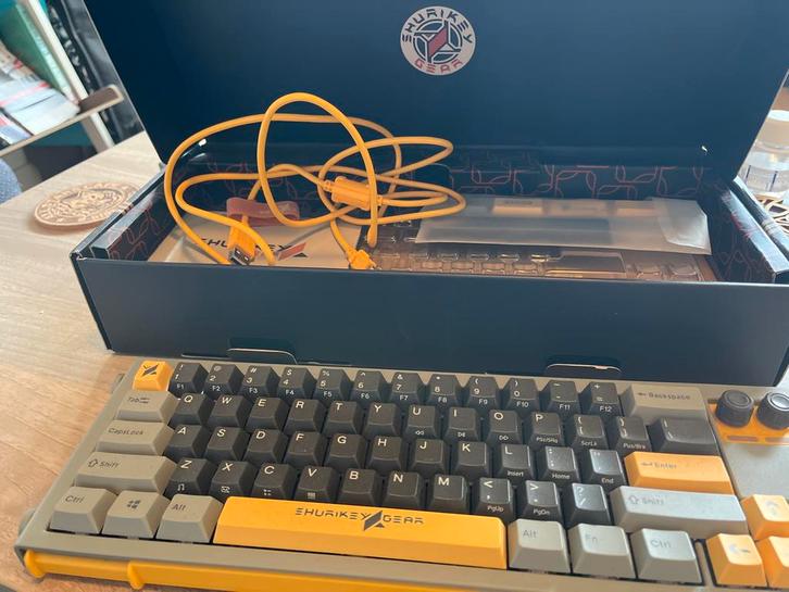 Shurikey Gear Hanzo 65% mechanical keyboard, Computers en Software, Toetsenborden, Zo goed als nieuw, Qwerty, Draadloos, Gaming toetsenbord
