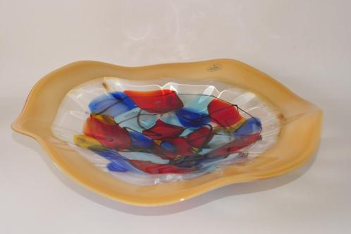 Grote Viz Art Glass schaal kleurrijk, Huis en Inrichting, Woonaccessoires | Schalen en Manden, Zo goed als nieuw, Schaal, Rond