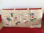 Wandkleed kinderkamer vintage handgeborduurd, Ophalen of Verzenden, Zo goed als nieuw