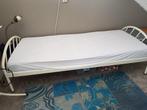 1 persoons bed met matras, Huis en Inrichting, Slaapkamer | Slaapbanken, Gebruikt, 90 cm, Eenpersoons, Ophalen of Verzenden