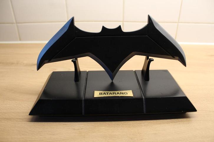 Mooie Batman - Batarang Replica, Verzamelen, Poppetjes en Figuurtjes, Zo goed als nieuw, Ophalen