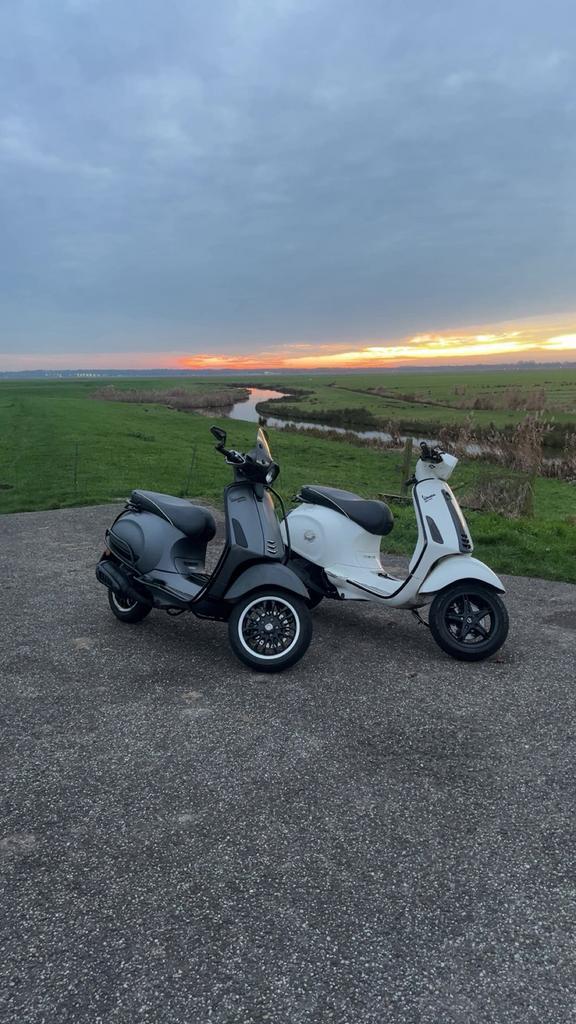 Vespa sprint 125, Fietsen en Brommers, Brommers | Vespa, Zo goed als nieuw, Overige modellen, Ophalen