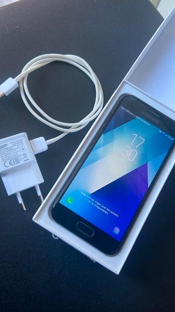 nette Samsung galaxy A3 beschikbaar voor biedingen