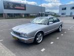 Jaguar XJ 3.2 V8 Executive 2002 Grijs, Auto's, Jaguar, Automaat, Achterwielaandrijving, 8 cilinders, Particulier
