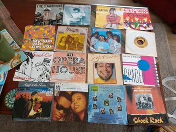 128 singles te koop, + 32 singles zonder hoesje beschikbaar voor biedingen