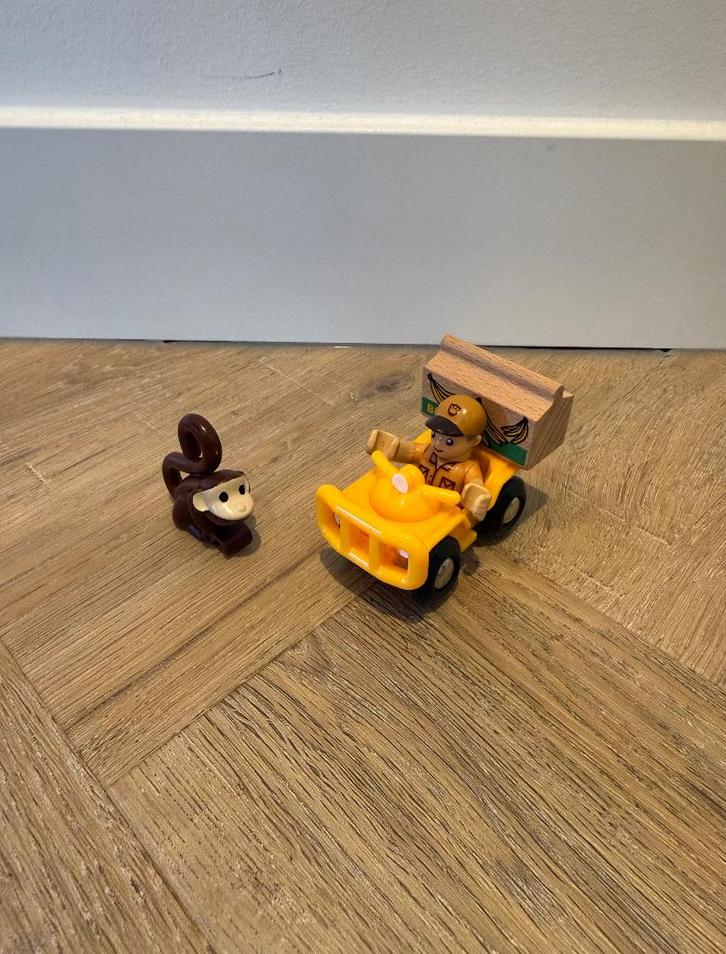 ZGAN geel safari jeep auto houten trein Brio 33865 set cadea, Kinderen en Baby's, Speelgoed | Houten speelgoed, Zo goed als nieuw