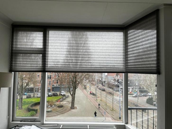 Luxaflex plissé semi-transparant grijs (2 stuks/maten), Huis en Inrichting, Stoffering | Gordijnen en Lamellen, Zo goed als nieuw