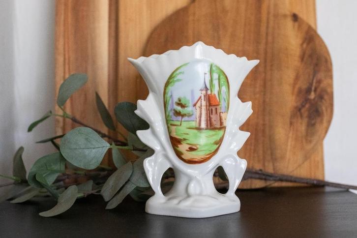 Vintage handgeschilderde porseleinen vaasje (1930s-1950s), Antiek en Kunst, Antiek | Vazen, Ophalen of Verzenden