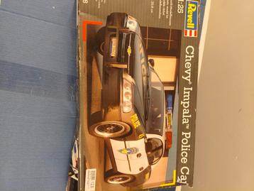 Revell Chevy Impala Politieauto - Nieuw in Doos beschikbaar voor biedingen