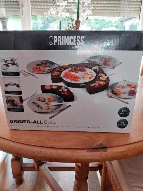 Dinner4all circle gourmetset 4 personen, Witgoed en Apparatuur, Gourmetstellen, Zo goed als nieuw, Ophalen of Verzenden