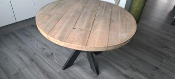 Ronde houten eettafel - 120 cm beschikbaar voor biedingen