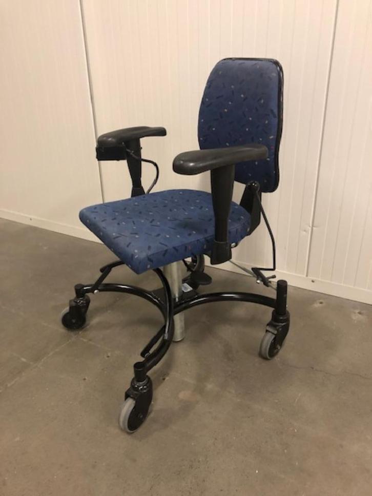 Elektrische hoog laag trippelstoel, Diversen, Verpleegmiddelen, Gebruikt, Ophalen of Verzenden