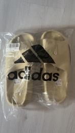 Yeezy slide, Kleding | Heren, Schoenen, Slippers, Overige kleuren, Nieuw, Ophalen of Verzenden