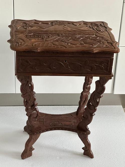 Prachtige Handsnijwerken Tafel-Indonesische, Huis en Inrichting, Tafels | Bijzettafels, Gebruikt, Rechthoekig, 60 cm of meer, Minder dan 55 cm