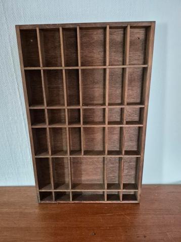 Houten Letterbak/Verdeelbak beschikbaar voor biedingen