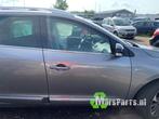 Portier 4Deurs rechts-voor van een Renault Megane (TEKNG), Gebruikt, Ophalen of Verzenden, 3 maanden garantie, Renault