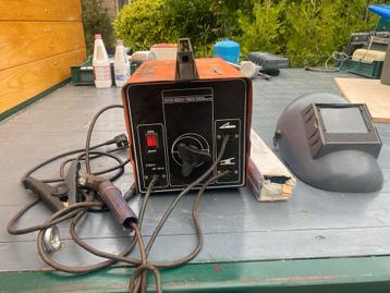 Maestro  Elektroden Lasapparaat met laskap en elektroen b beschikbaar voor biedingen
