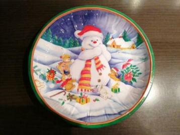 2 blikken borden met kerstopdruk. beschikbaar voor biedingen