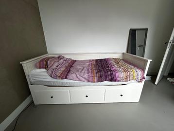 Hemnes IKEA bed