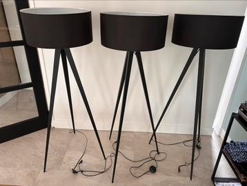 Drie staande lampen QazQa met kappen beschikbaar voor biedingen