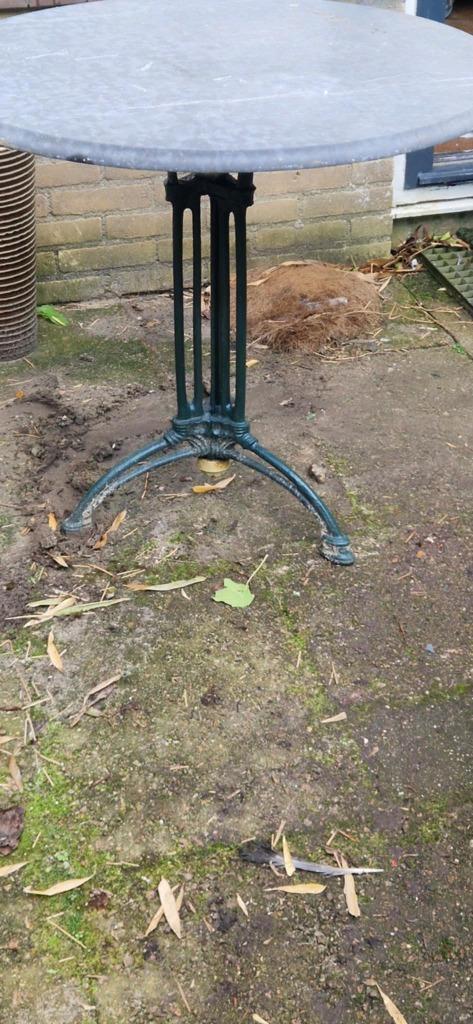 tuin tafel +marmeren blad + gietijzeren onderstel(brocante), Tuin en Terras, Tuinwanddecoratie, Gebruikt, Ophalen