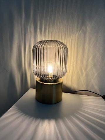 Twee IKEA Malm nachtkastjes + Solklint lamp - afbeelding 6
