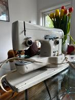 Kapotte Necchi naaimachine voor onderdelen of als decorstuk, Hobby en Vrije tijd, Naaimachines en Toebehoren, Overige merken, Gebruikt