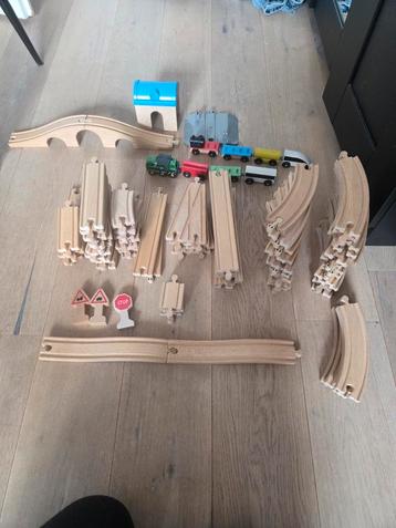Houten Treinbaan - 95 Delen beschikbaar voor biedingen