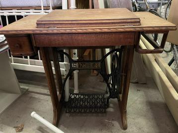 naaimachinetafel singer zonder naarmachine beschikbaar voor biedingen